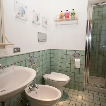 Casa Al Lago - Sleeps 8 Tremezzo