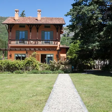 Villa Casa Al Lago - Sleeps 8 *
