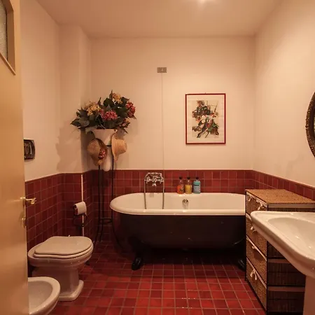 Casa Al Lago - Sleeps 8 Villa