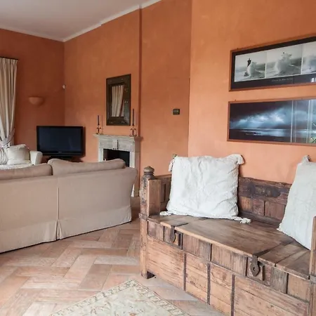 Casa Al Lago - Sleeps 8 Villa